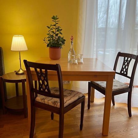 Privatunterkunft Kleiner Balkon In Muenchen West Buitenkant foto