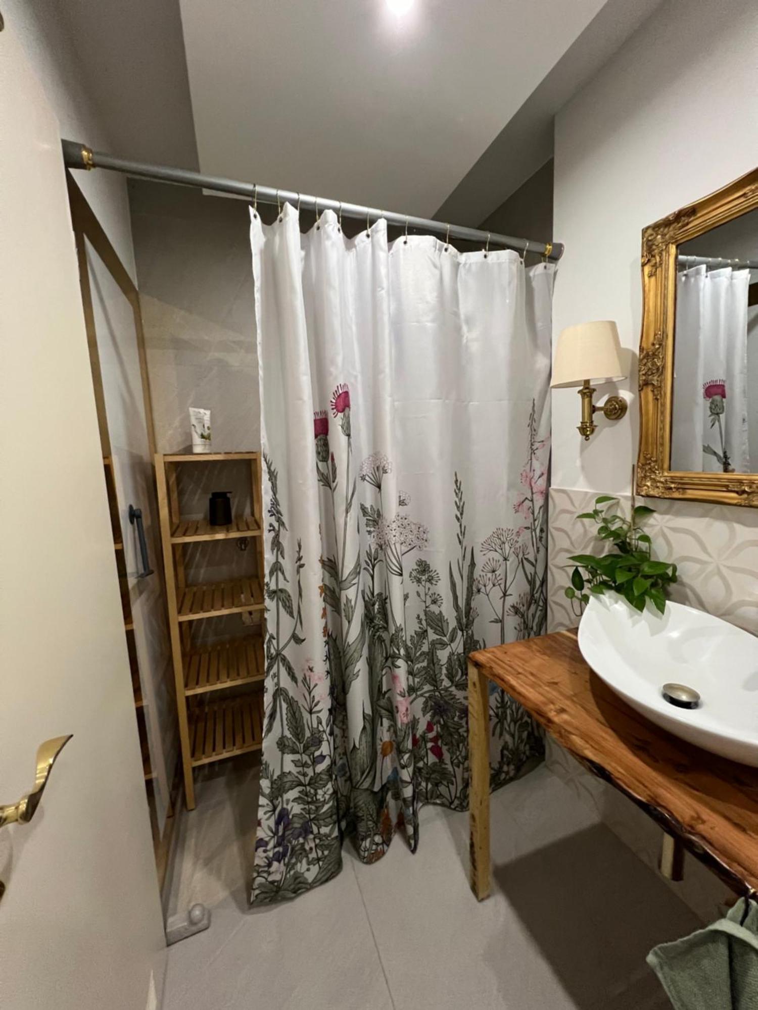 Privatunterkunft Kleiner Balkon In Muenchen West Buitenkant foto