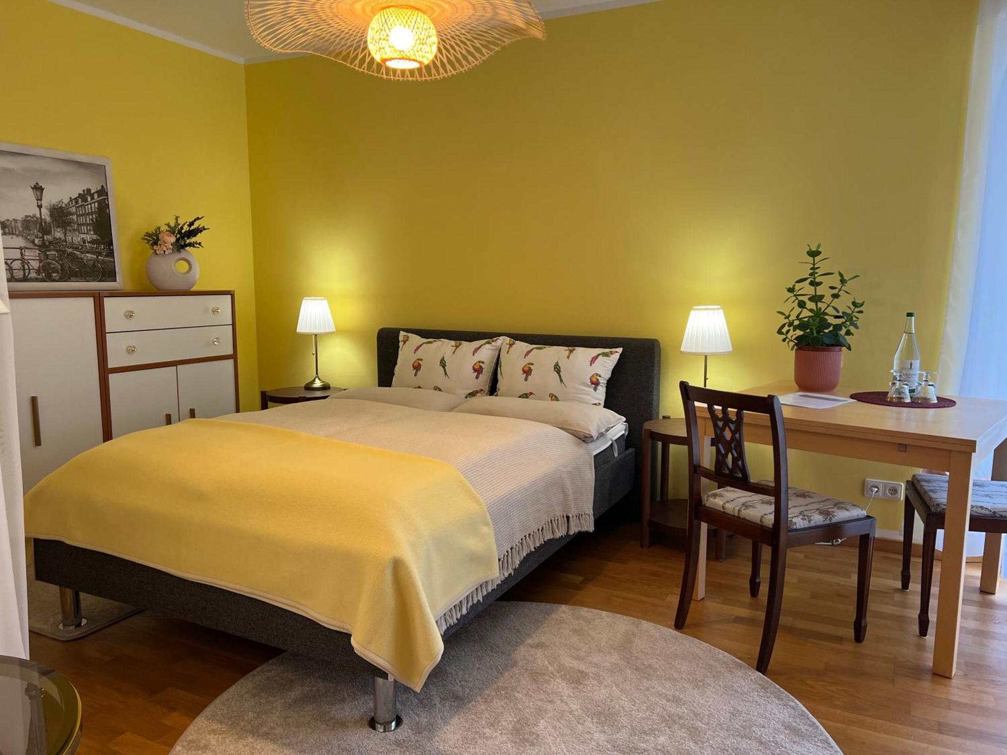 Privatunterkunft Kleiner Balkon In Muenchen West Buitenkant foto